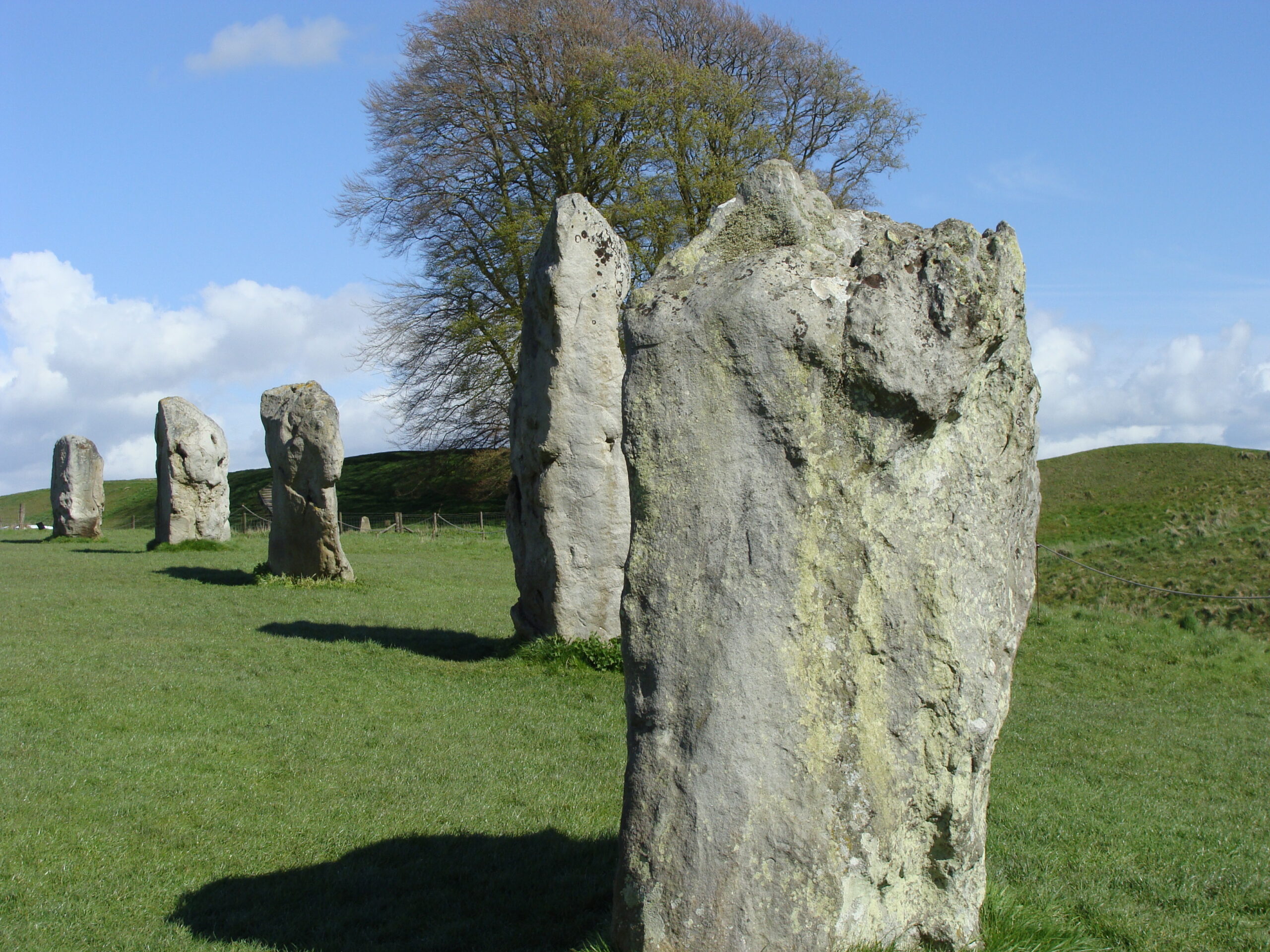 Three Mystic Locations: Stonehenge, Glastonbury & Avebury – A Traveling ...